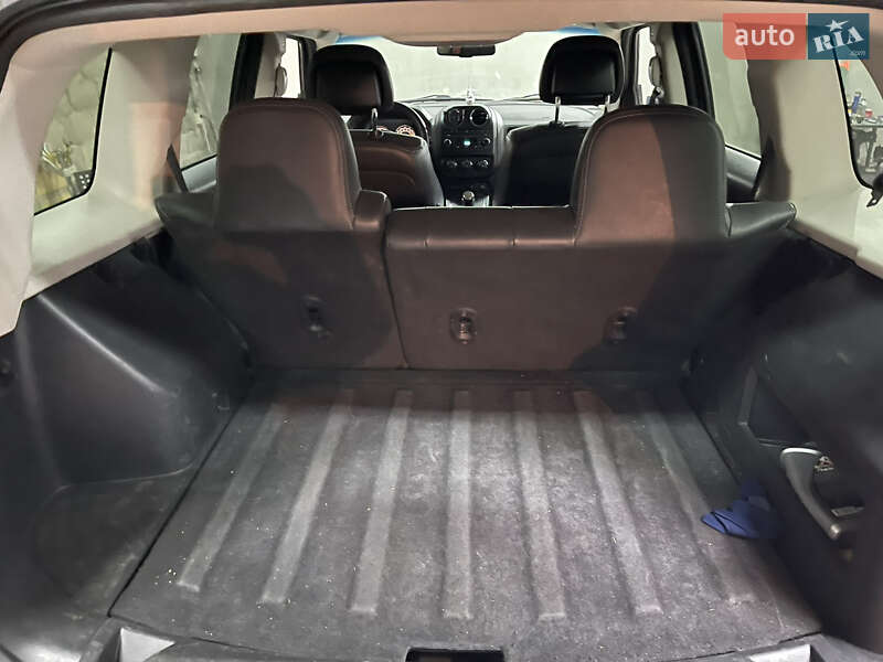 Внедорожник / Кроссовер Jeep Patriot 2014 в Киеве