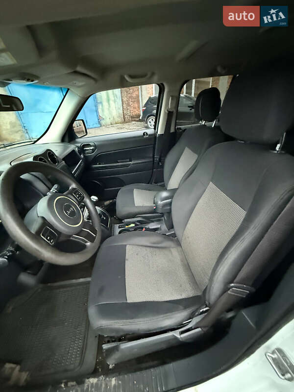 Позашляховик / Кросовер Jeep Patriot 2014 в Рівному