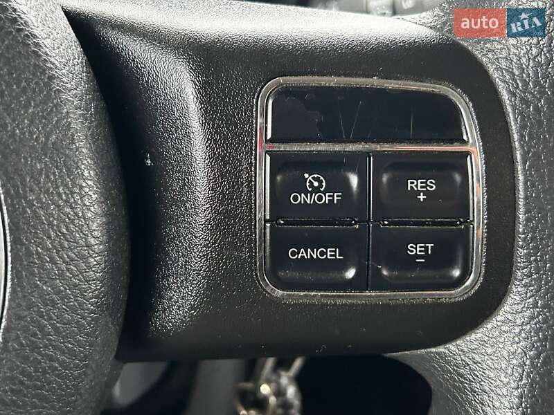 Позашляховик / Кросовер Jeep Patriot 2012 в Києві