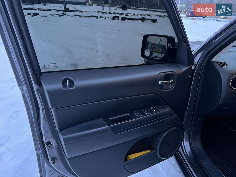 Позашляховик / Кросовер Jeep Patriot 2015 в Краматорську