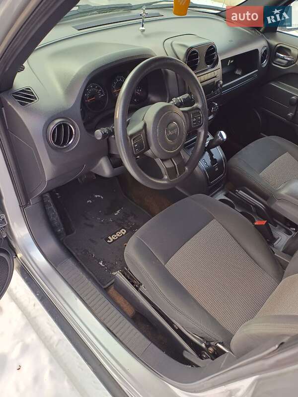 Внедорожник / Кроссовер Jeep Patriot 2015 в Львове