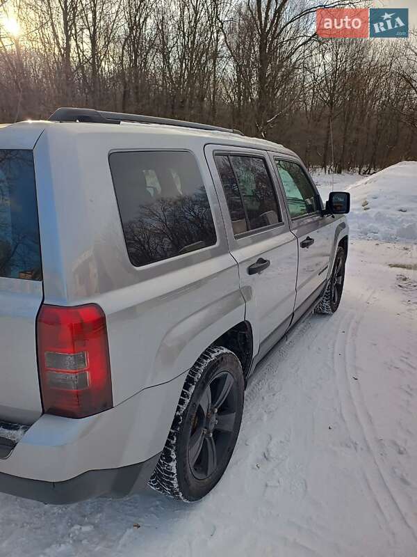 Внедорожник / Кроссовер Jeep Patriot 2015 в Львове