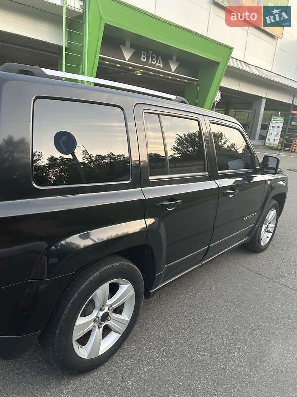 Позашляховик / Кросовер Jeep Patriot 2011 в Києві