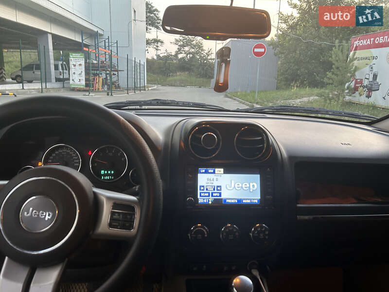 Позашляховик / Кросовер Jeep Patriot 2011 в Києві
