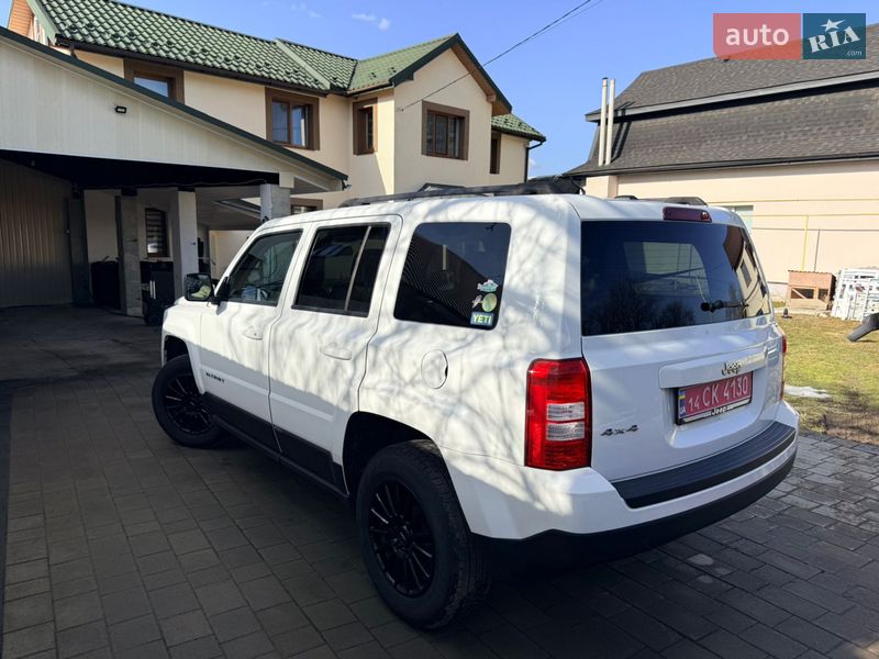 Внедорожник / Кроссовер Jeep Patriot 2016 в Надворной