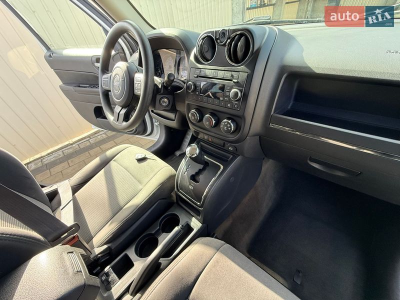 Внедорожник / Кроссовер Jeep Patriot 2016 в Надворной