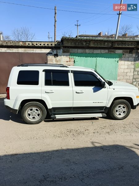 Внедорожник / Кроссовер Jeep Patriot 2011 в Пятихатках