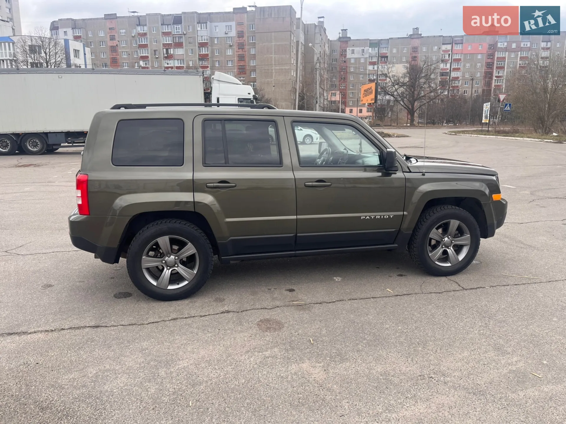 2015 Jeep Liberty (Patriot) - мініатюра 4