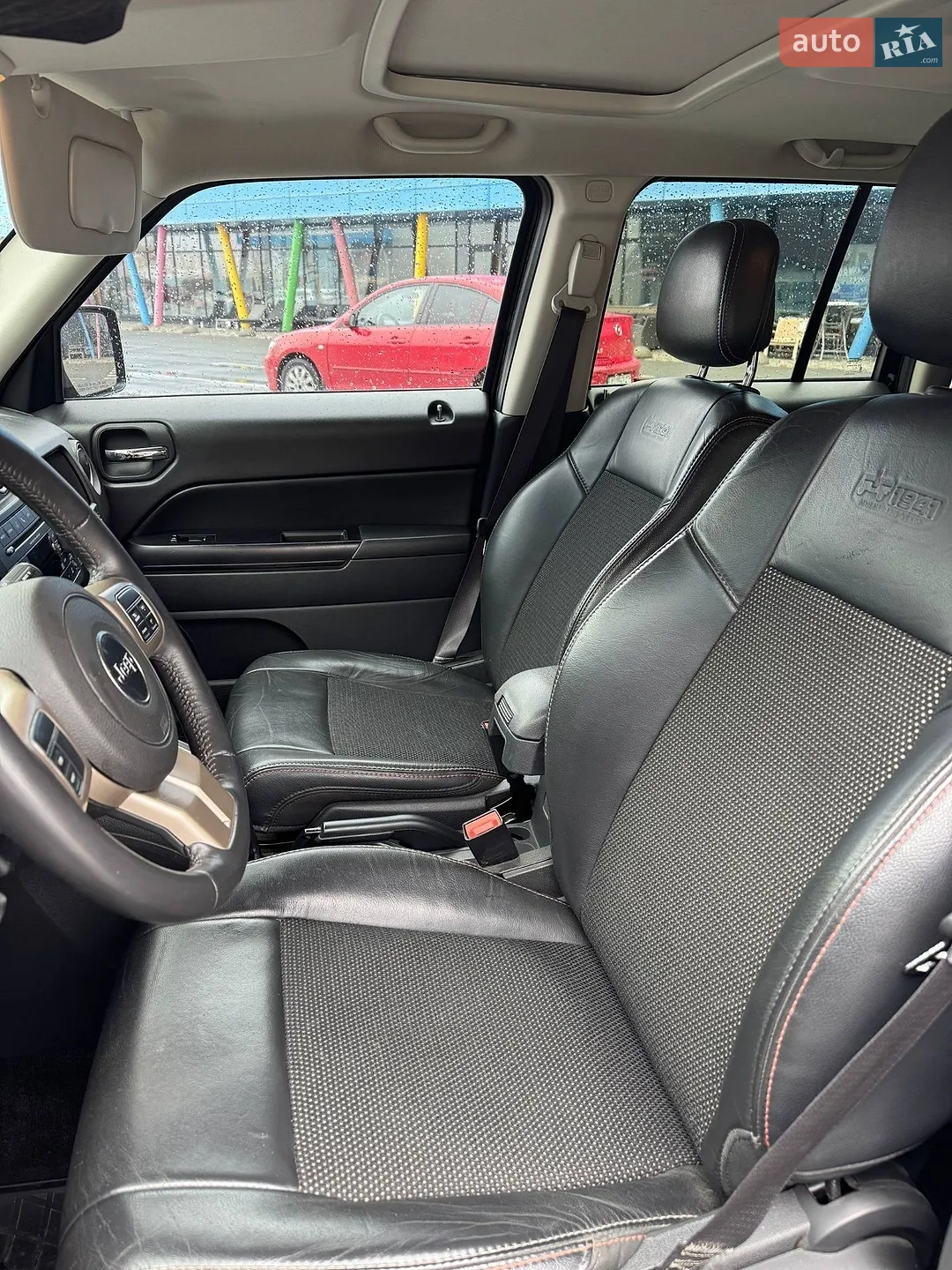 2016 Jeep Liberty (Patriot) - мініатюра 10