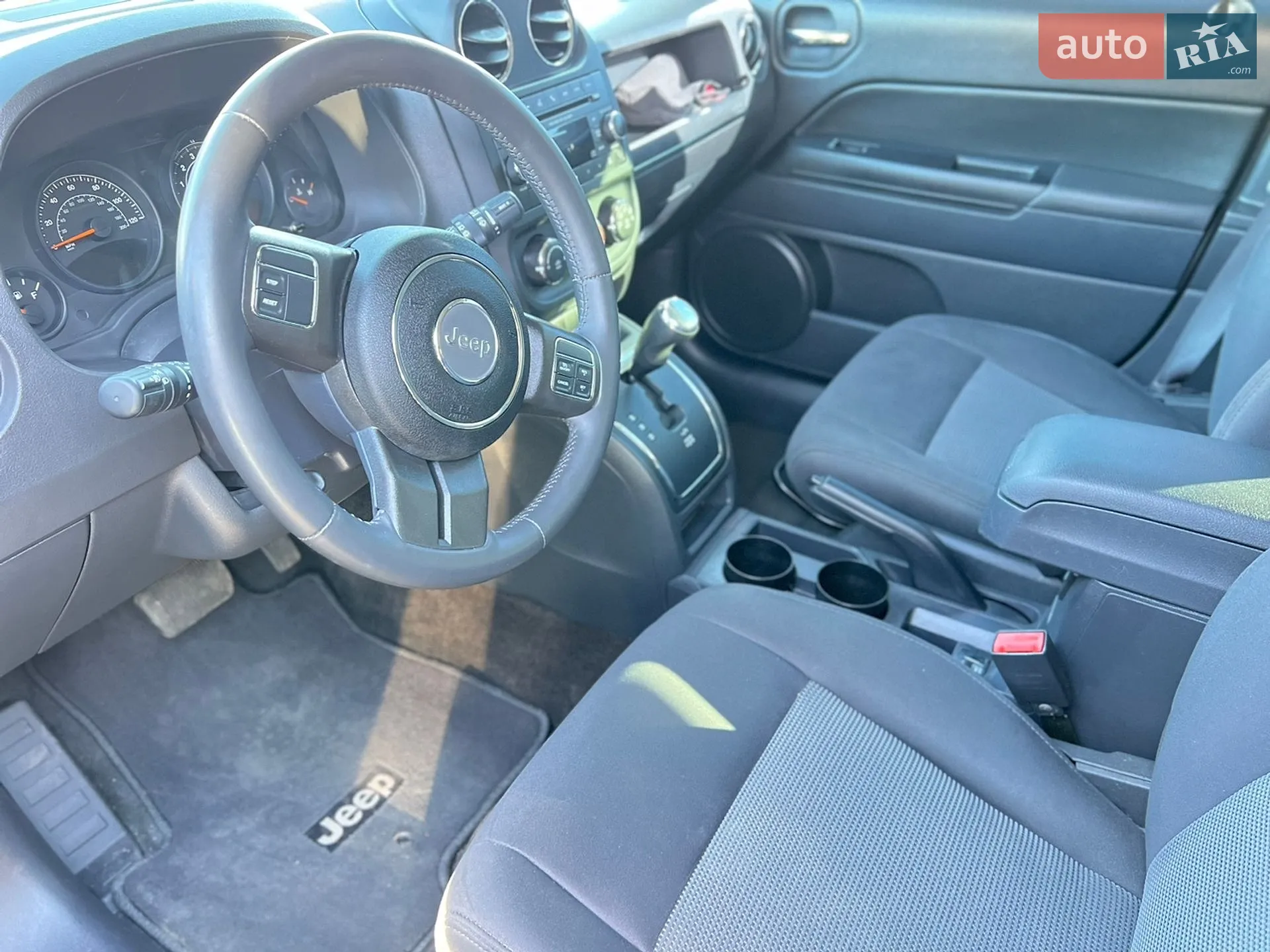 2015 Jeep Liberty (Patriot) - мініатюра 14