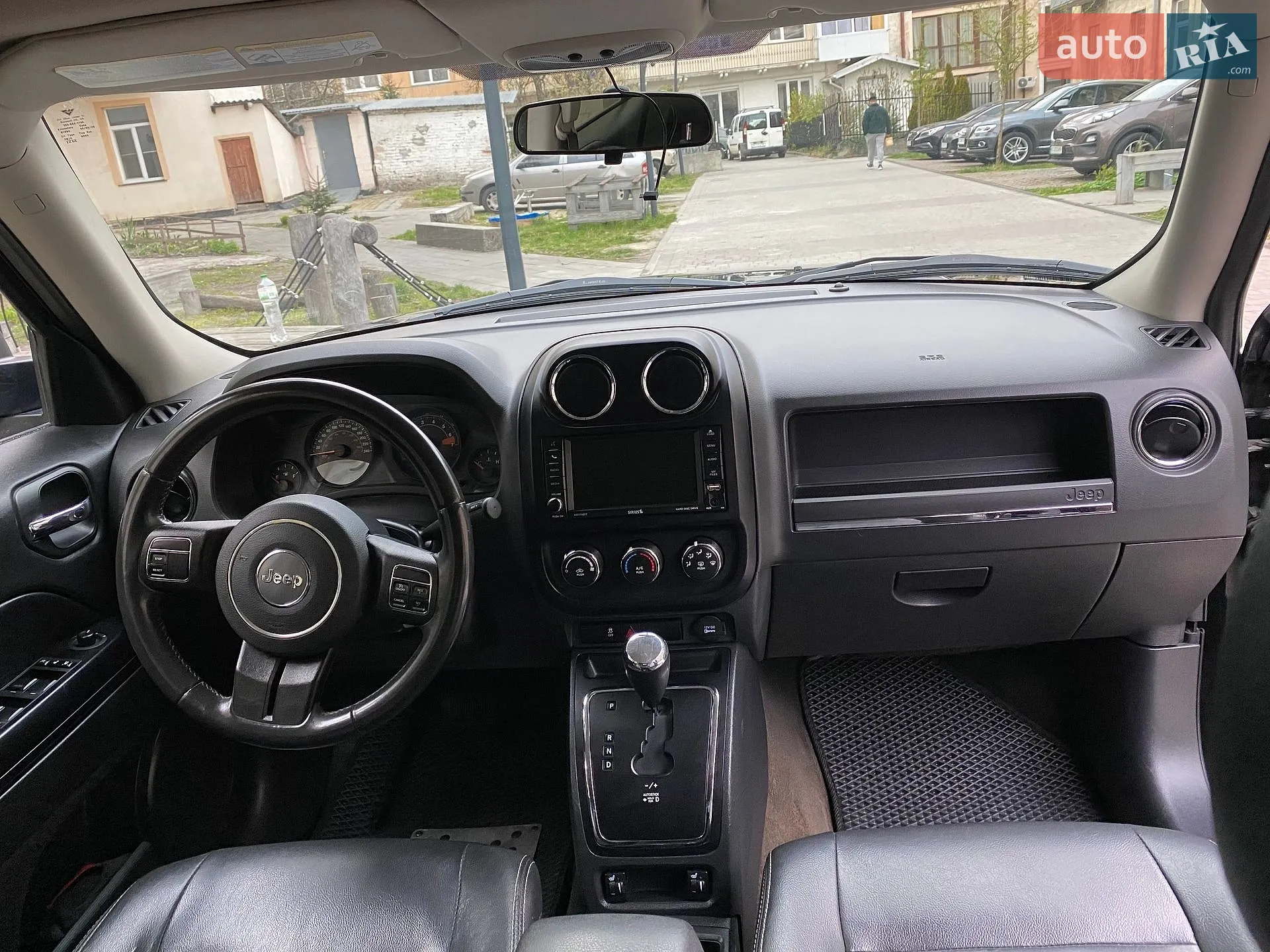 2015 Jeep Liberty (Patriot) - мініатюра 12
