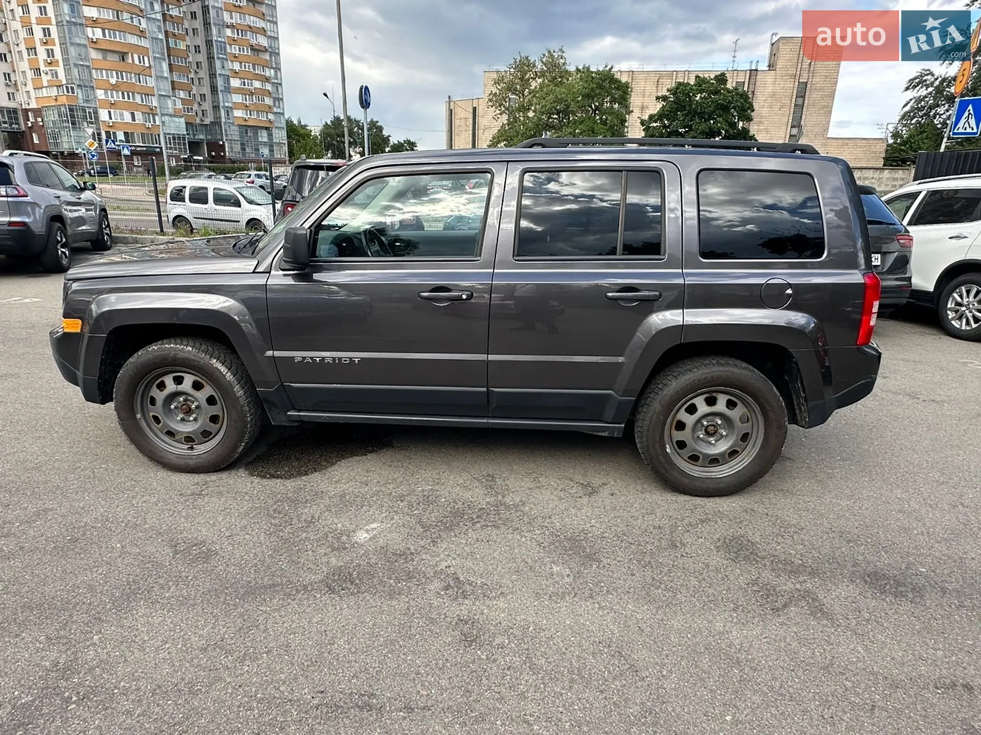 2015 Jeep Liberty (Patriot) - мініатюра 13