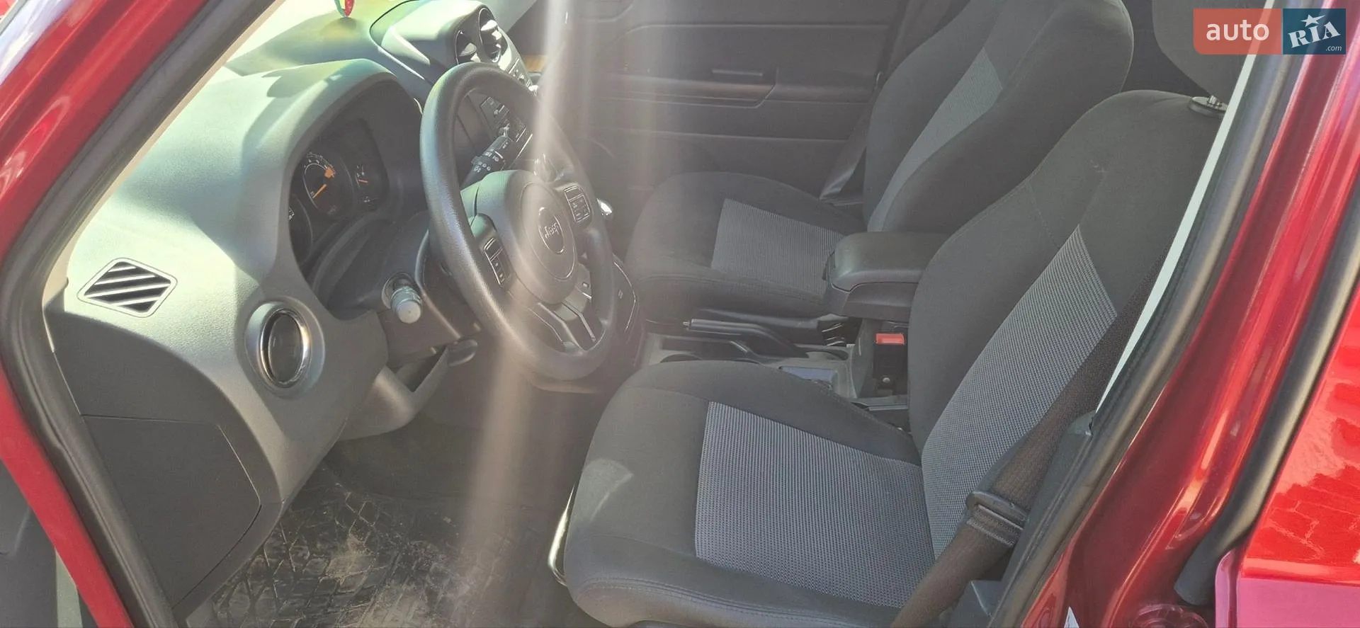 2015 Jeep Liberty (Patriot) - мініатюра 15