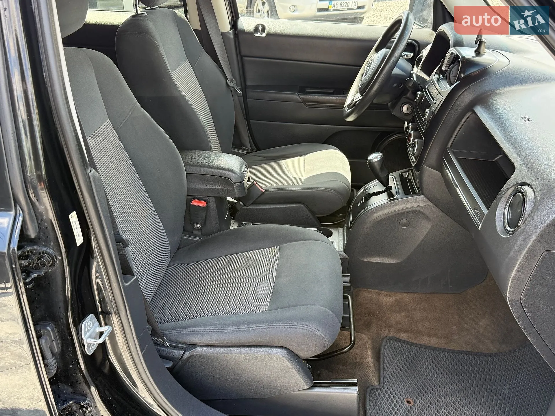 2014 Jeep Liberty (Patriot) - мініатюра 18