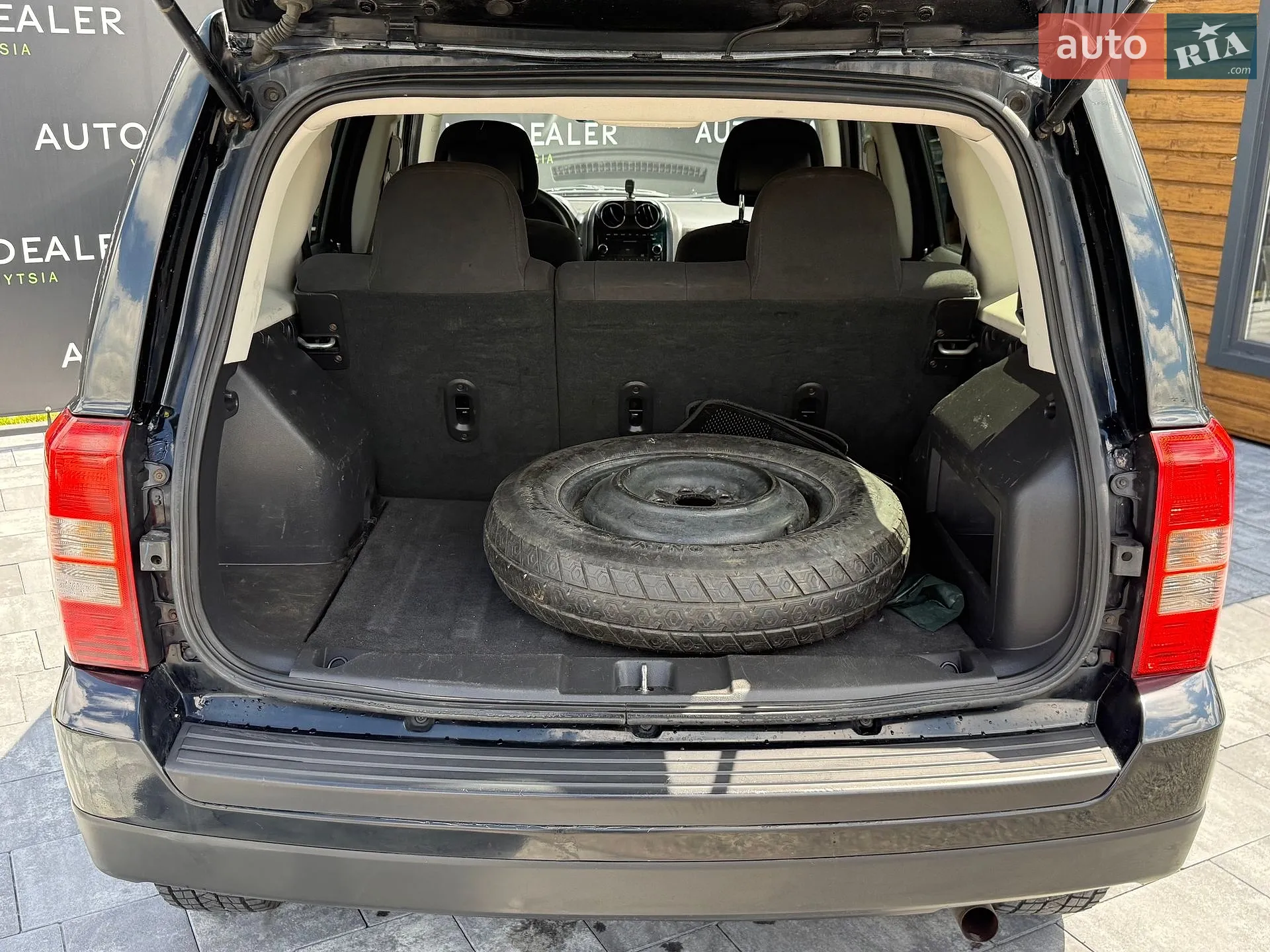 2014 Jeep Liberty (Patriot) - мініатюра 27