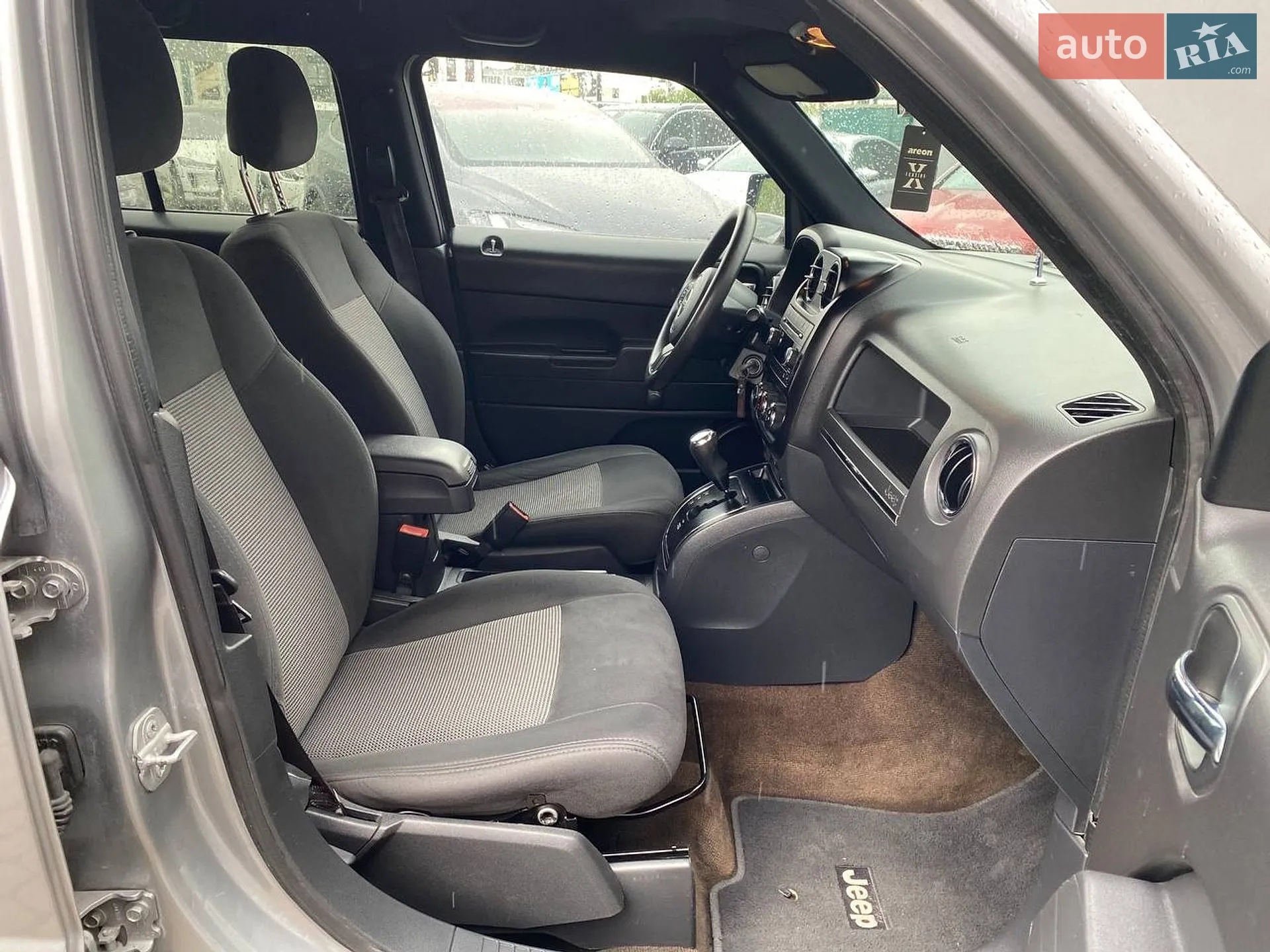 2015 Jeep Liberty (Patriot) - мініатюра 20