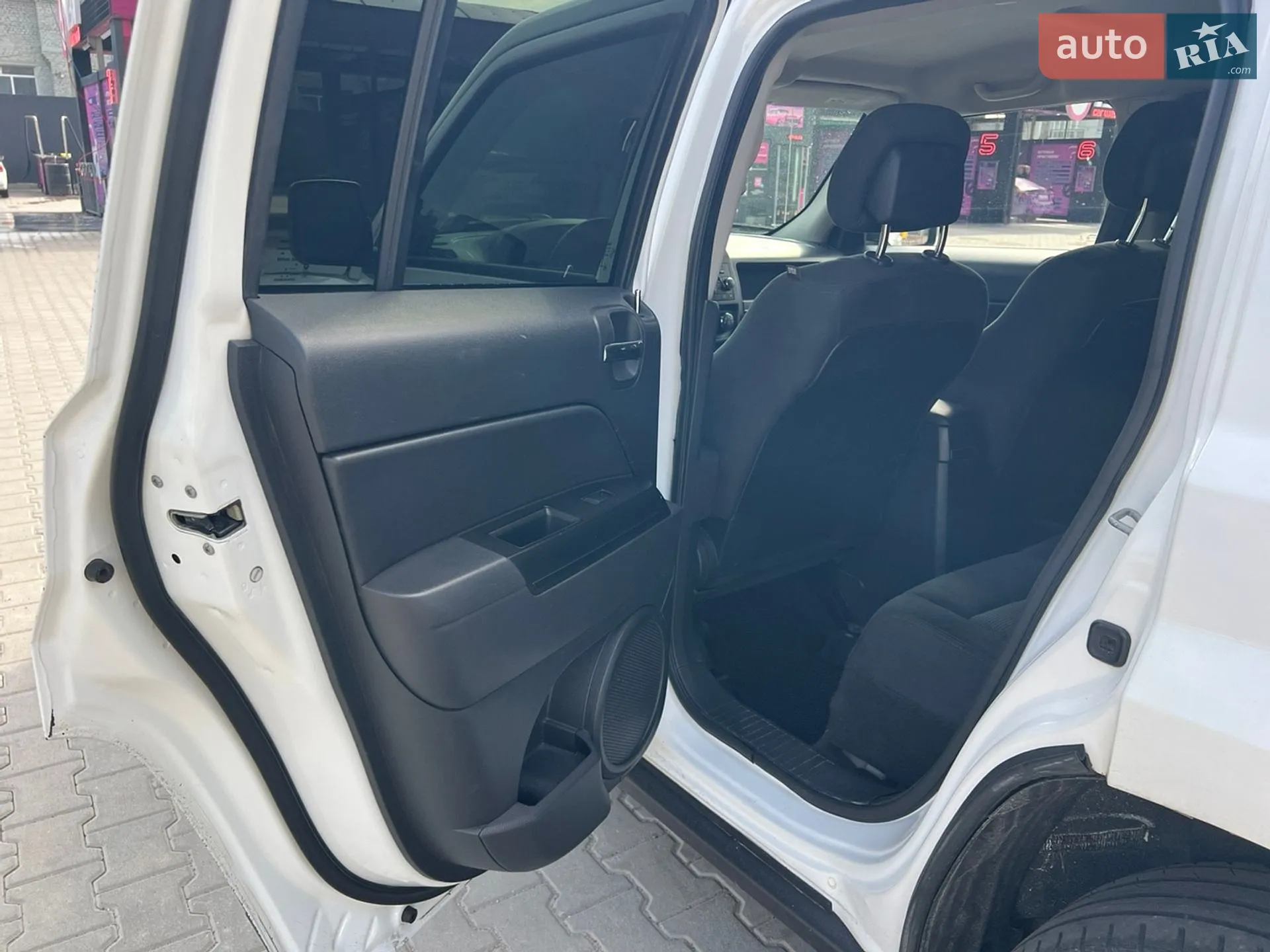2016 Jeep Liberty (Patriot) - мініатюра 11