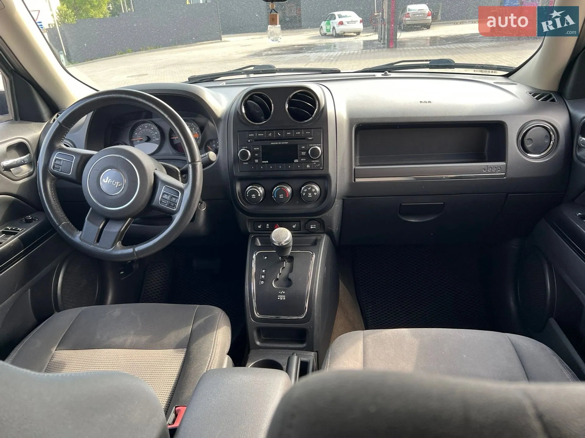 2016 Jeep Liberty (Patriot) - мініатюра 16