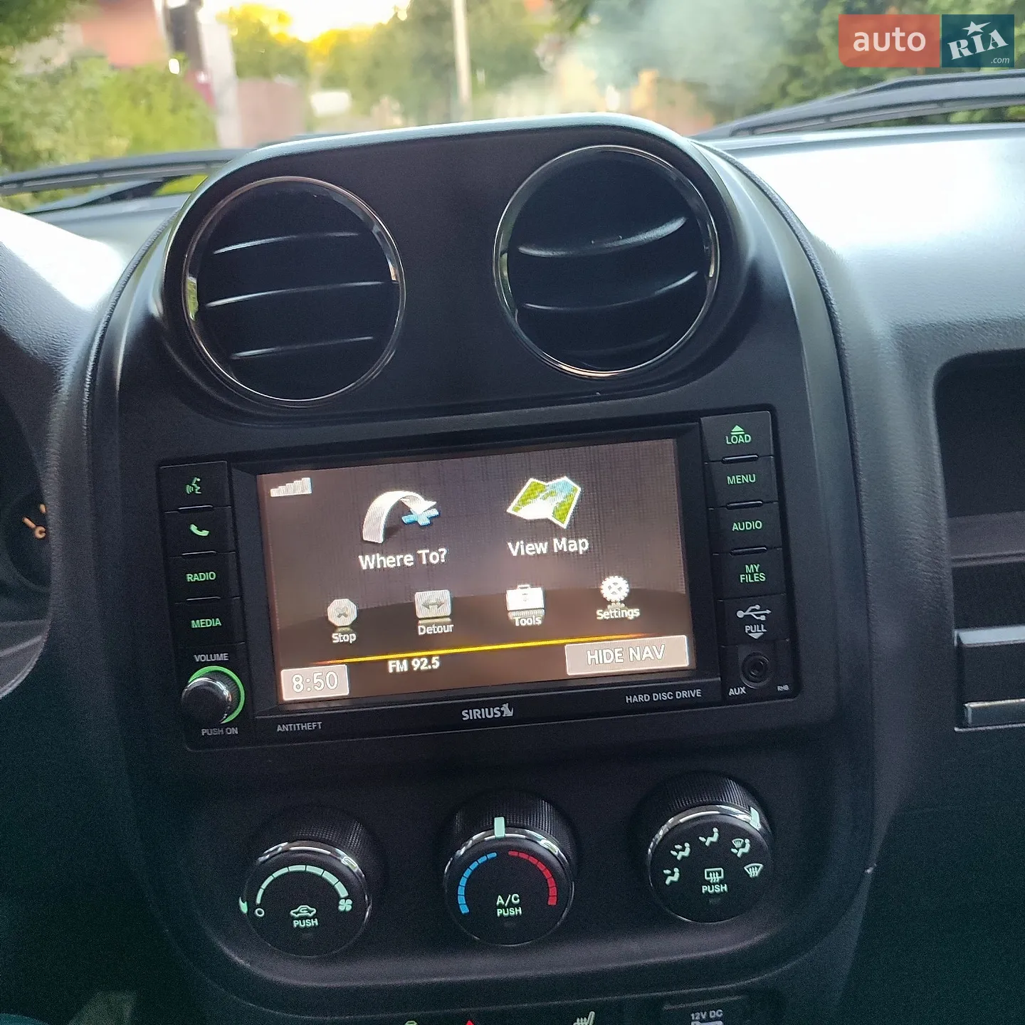 2015 Jeep Liberty (Patriot) - мініатюра 27