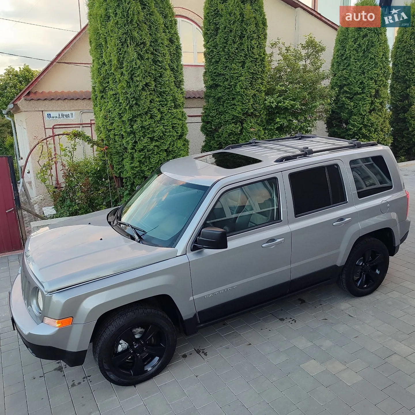 2015 Jeep Liberty (Patriot) - мініатюра 40
