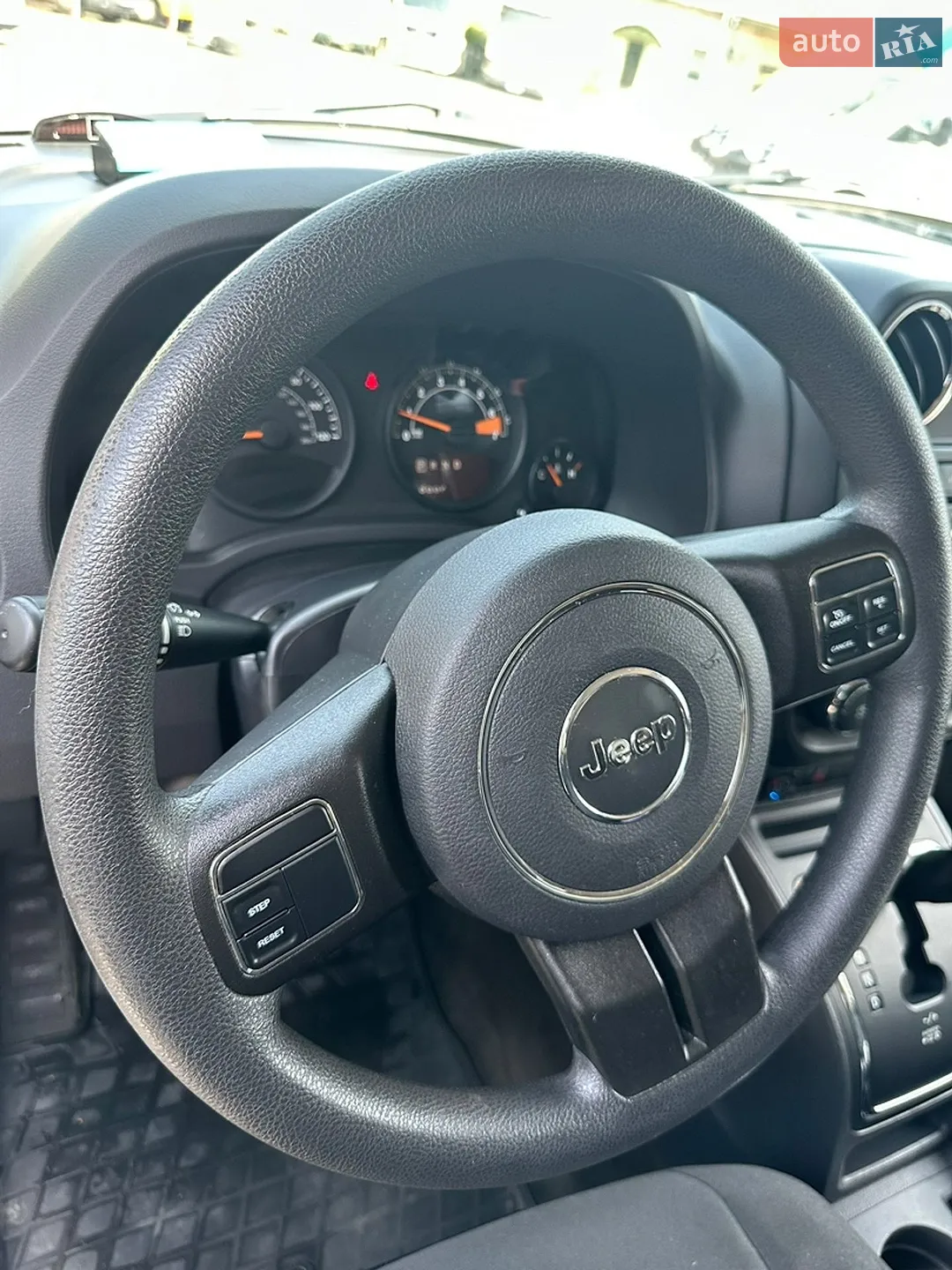 2015 Jeep Liberty (Patriot) - мініатюра 6