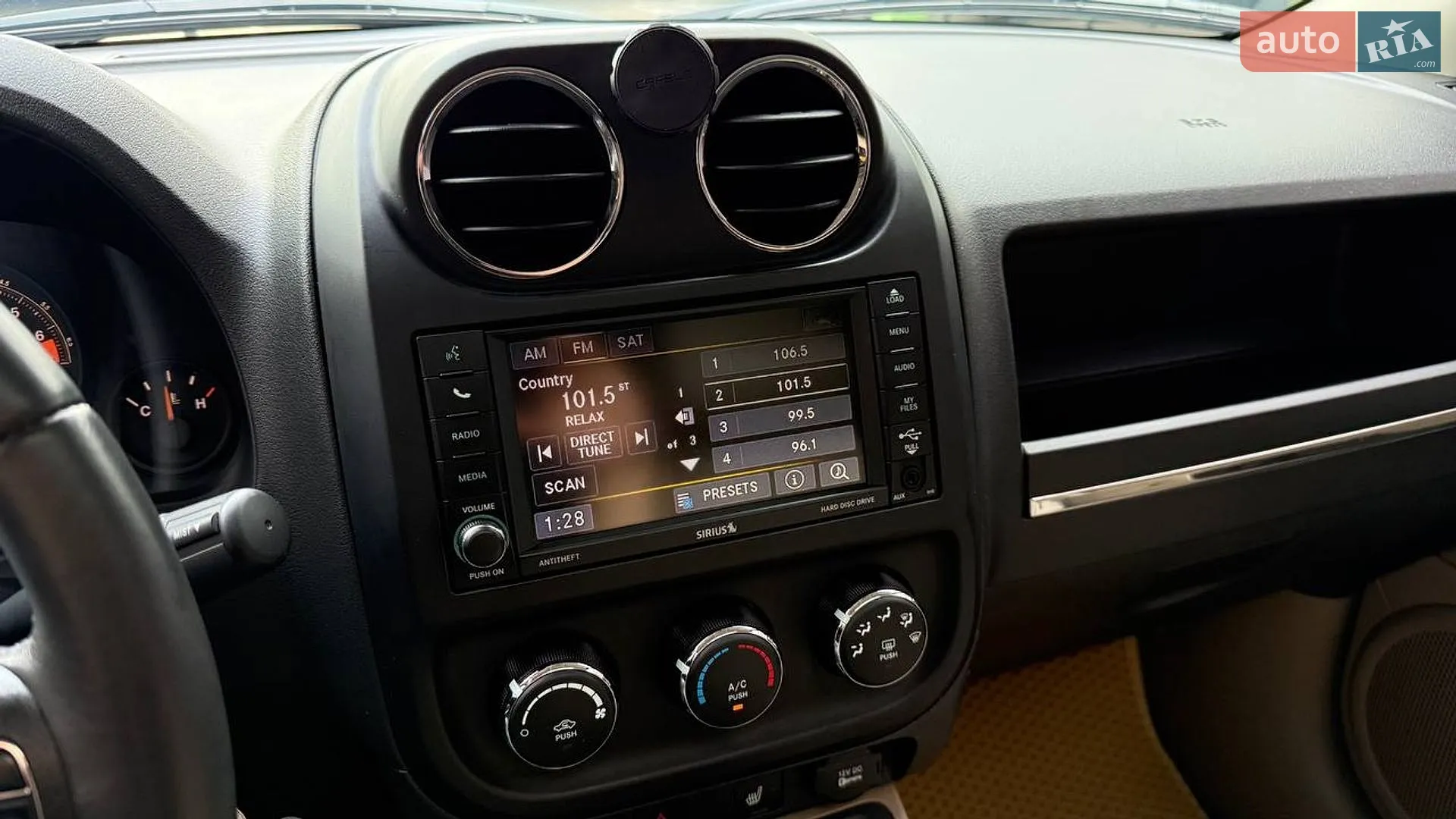 2015 Jeep Liberty (Patriot) - мініатюра 22