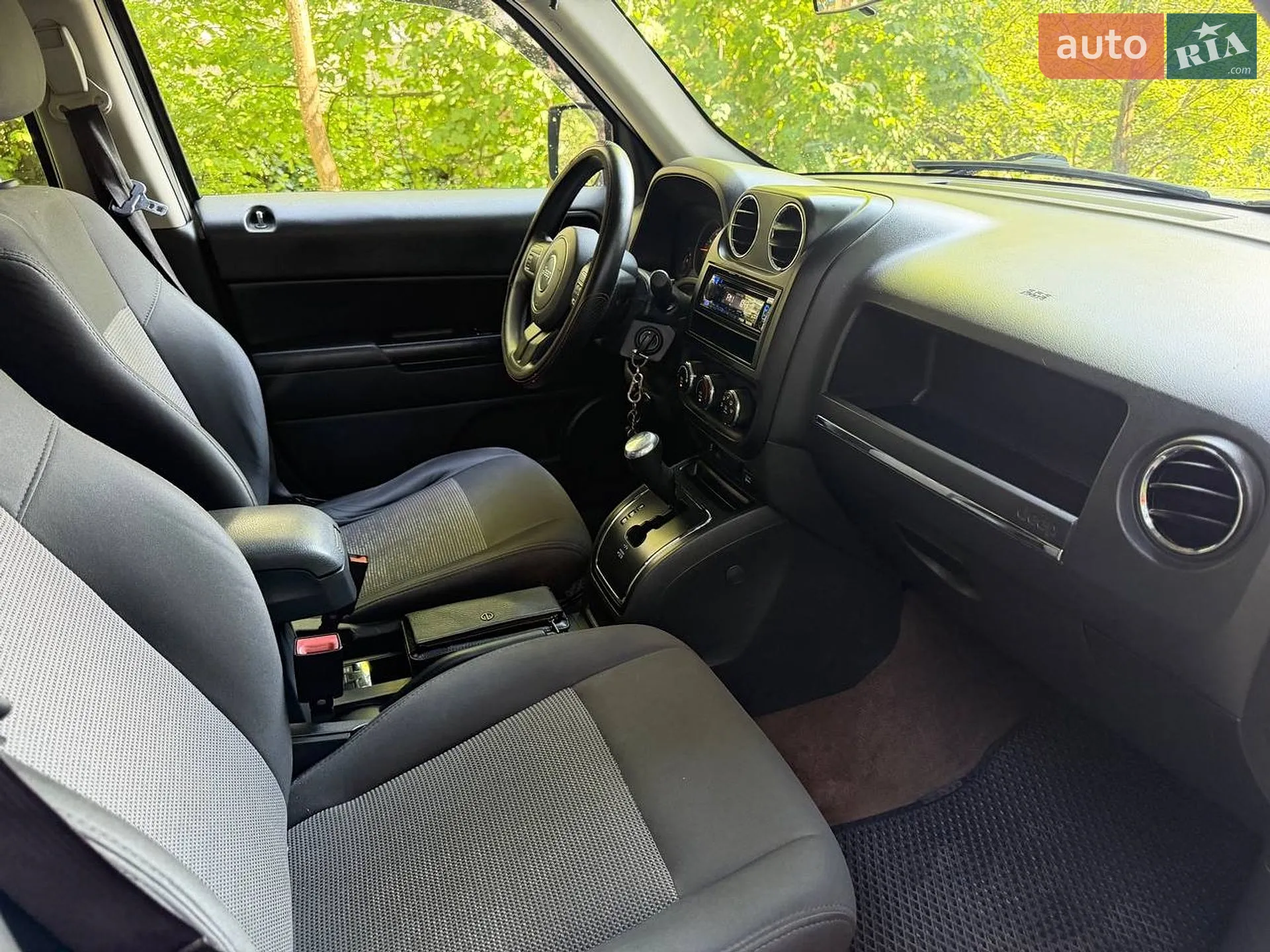 2013 Jeep Liberty (Patriot) - мініатюра 26