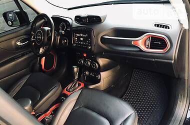 Внедорожник / Кроссовер Jeep Renegade 2017 в 