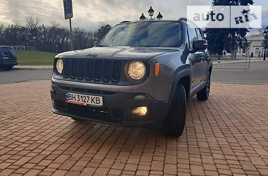 Позашляховик / Кросовер Jeep Renegade 2015 в 