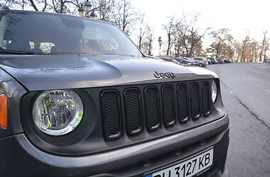 Позашляховик / Кросовер Jeep Renegade 2015 в 