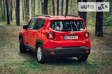 Позашляховик / Кросовер Jeep Renegade 2016 в 