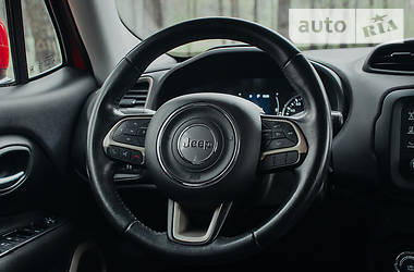 Позашляховик / Кросовер Jeep Renegade 2016 в 