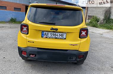 Внедорожник / Кроссовер Jeep Renegade 2015 в 