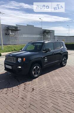 Внедорожник / Кроссовер Jeep Renegade 2017 в Хусте