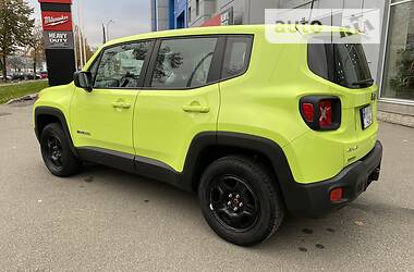 Внедорожник / Кроссовер Jeep Renegade 2018 в 