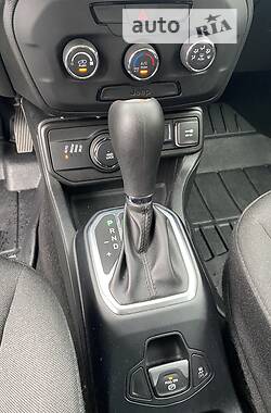 Внедорожник / Кроссовер Jeep Renegade 2018 в 