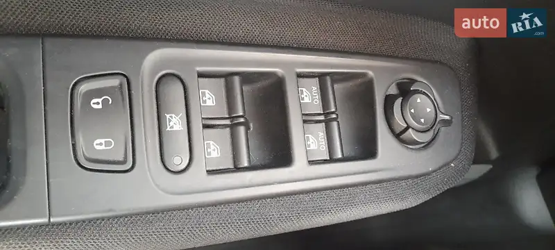 Jeep Renegade 2019 VIN ZACNJABB1KPK09992 фото оголошення 10 з 47