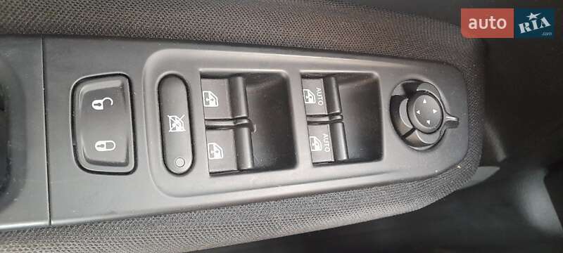 Позашляховик / Кросовер Jeep Renegade 2019 в Києві фото 10 Позашляховик / Кросовер Jeep Renegade 2019 в Києві