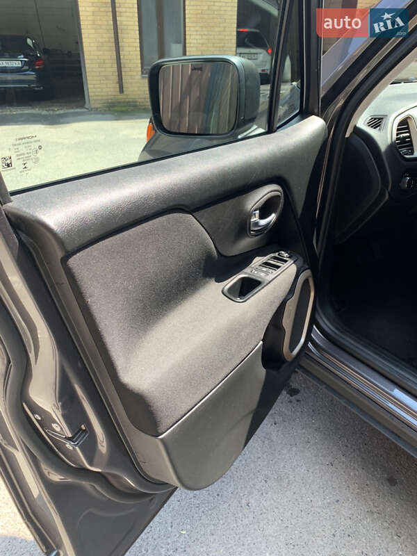 Внедорожник / Кроссовер Jeep Renegade 2017 в Харькове