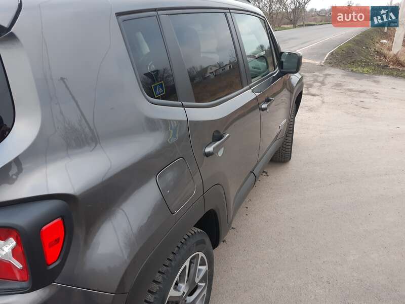 Позашляховик / Кросовер Jeep Renegade 2017 в Тульчині