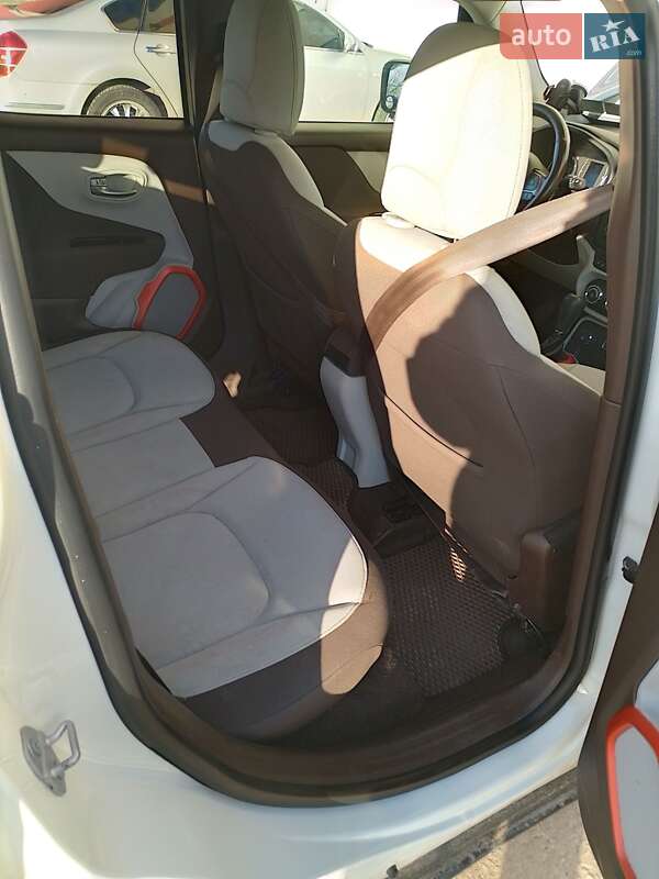 Внедорожник / Кроссовер Jeep Renegade 2015 в Борисполе