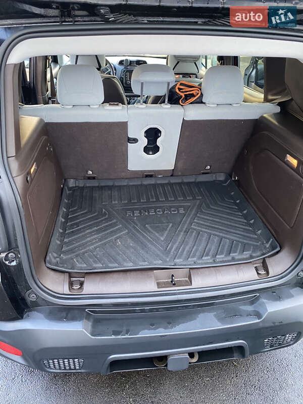 Позашляховик / Кросовер Jeep Renegade 2015 в Києві