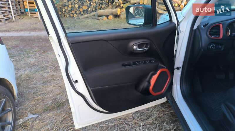 Внедорожник / Кроссовер Jeep Renegade 2018 в Смеле