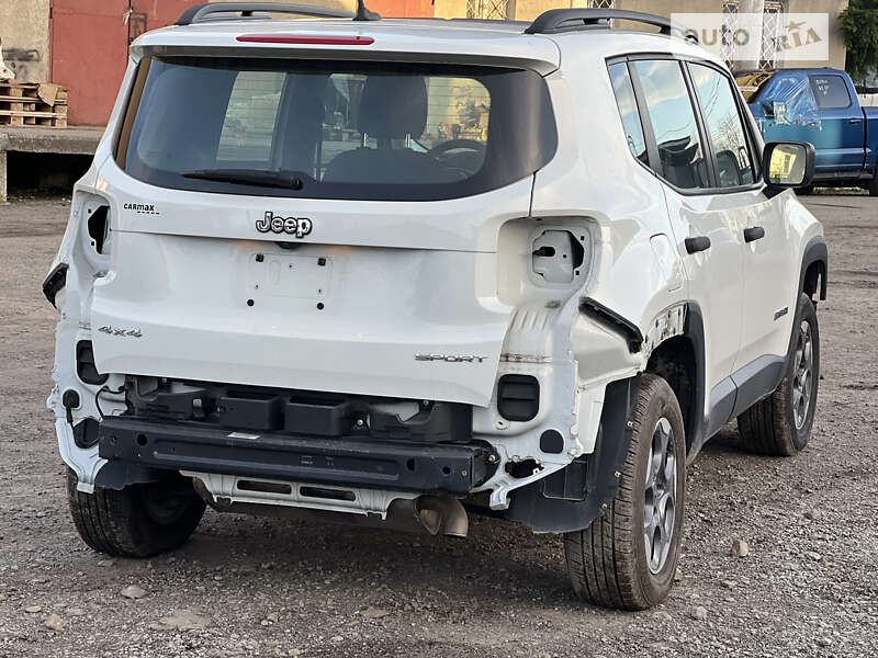 Позашляховик / Кросовер Jeep Renegade 2015 в Стрию