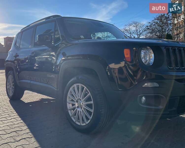 Позашляховик / Кросовер Jeep Renegade 2015 в Чернівцях