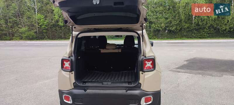 Позашляховик / Кросовер Jeep Renegade 2015 в Трускавці