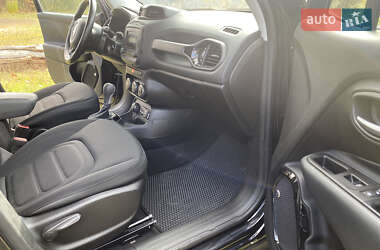 Внедорожник / Кроссовер Jeep Renegade 2017 в 