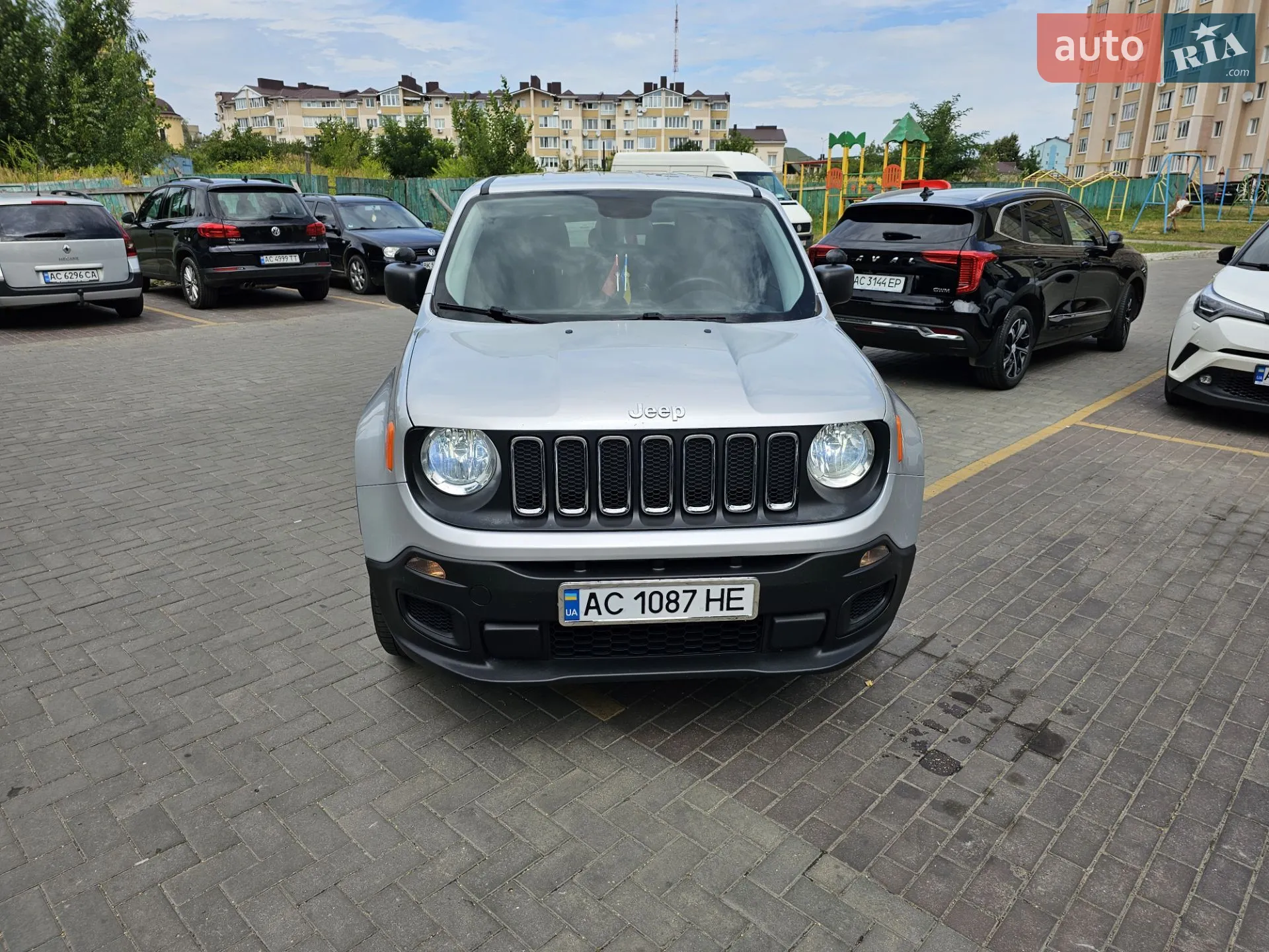 2016 Jeep Renegade - мініатюра 2