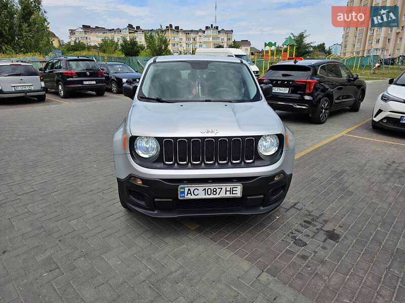 Позашляховик / Кросовер Jeep Renegade 2016 в Луцьку