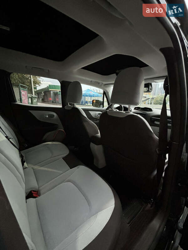 Внедорожник / Кроссовер Jeep Renegade 2015 в Киеве фото 11 Внедорожник / Кроссовер Jeep Renegade 2015 в Киеве